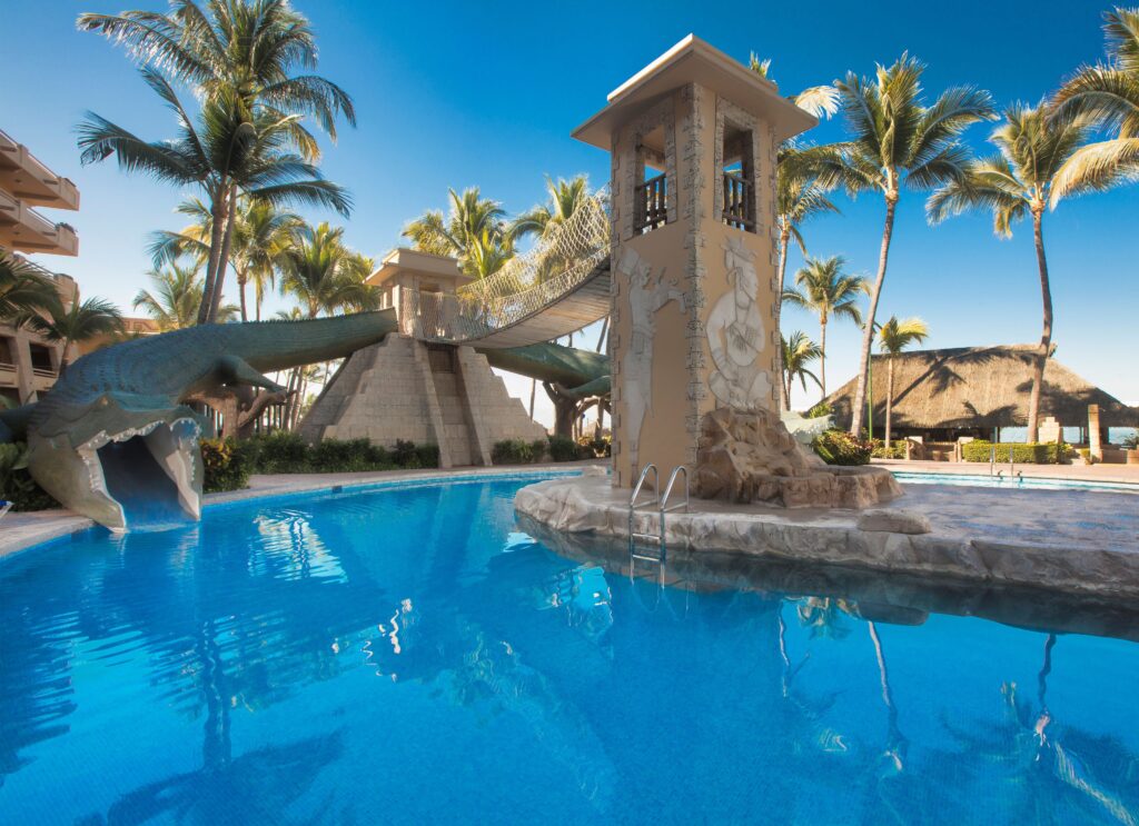 Paradise Village alberca para niños Puerto Vallarta